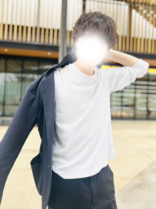 青